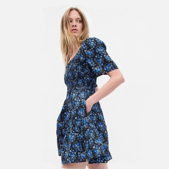 NWT - Feminine & Flirty Black GAP Blue Floral Smocked Mini Dress with Pockets - Picture 2 of 5